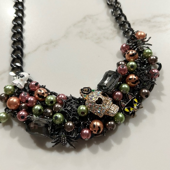 NWT Betsey Johnson Skull Ghost Halloween Statement Necklace - Picture 4 of 4
